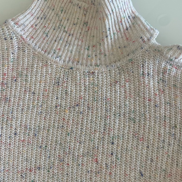 Lightweight one shoulder sweater - Picture 2 of 4